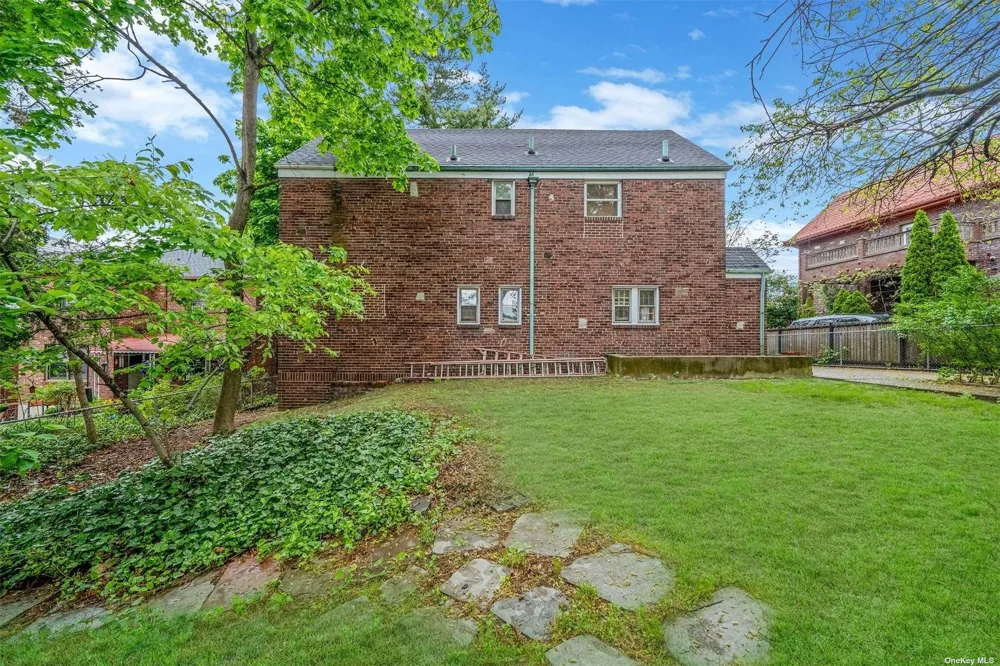 60-14 60th Avenue Maspeth, NY 11378