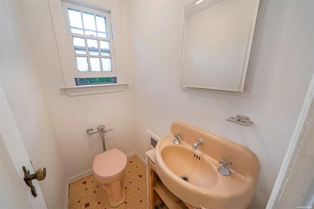 60-14 60th Avenue Maspeth, NY 11378