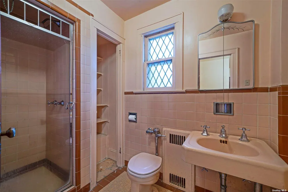 60-14 60th Avenue Maspeth, NY 11378