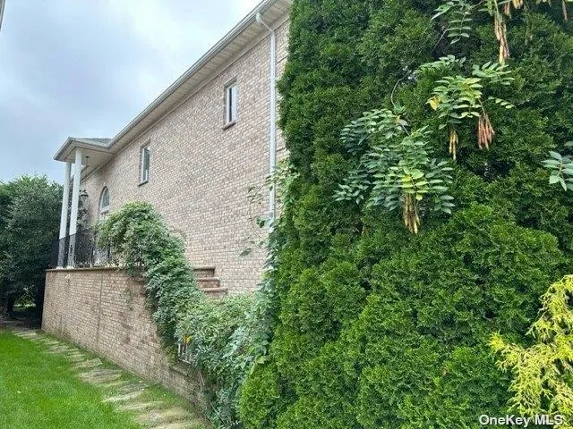 150-123 Powells Cove Boulevard Whitestone, NY 11357