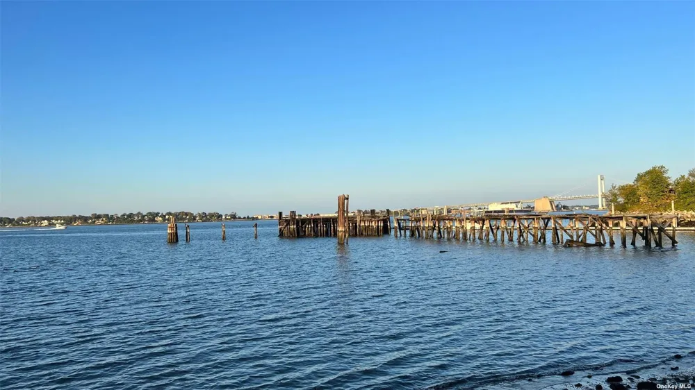 150-123 Powells Cove Boulevard Whitestone, NY 11357