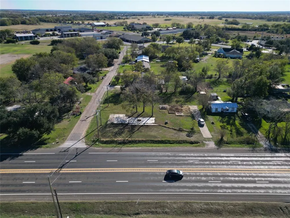 1514 E US-80 Wills Point, TX 75773