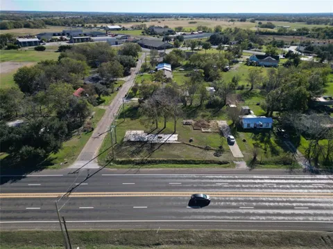 1514 E US-80