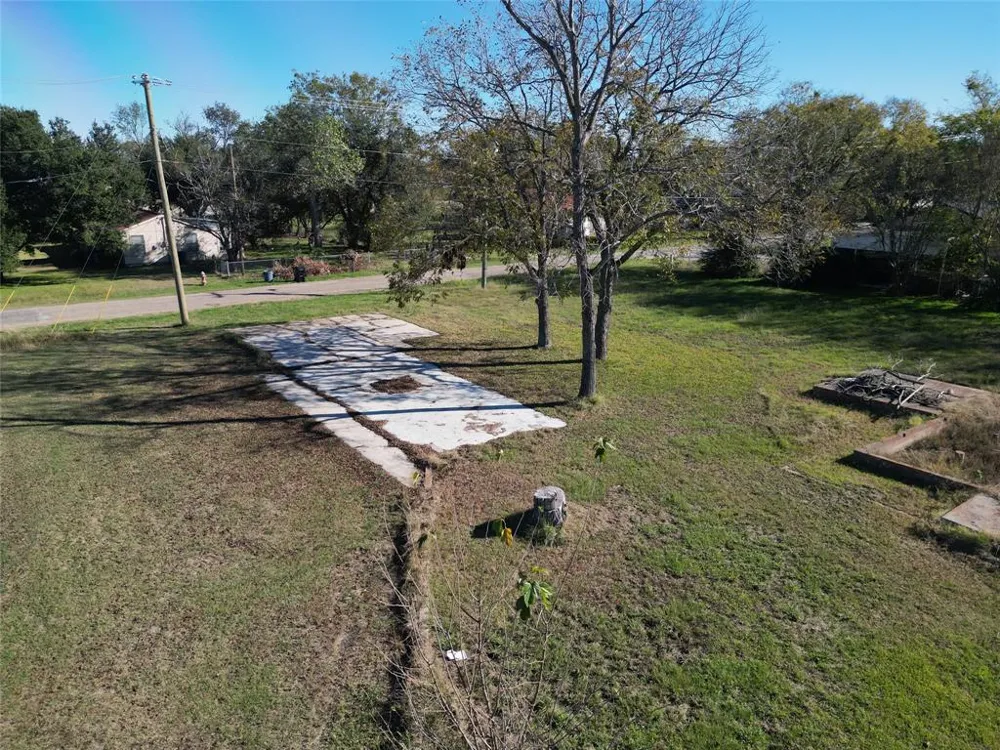 1514 E US-80 Wills Point, TX 75773