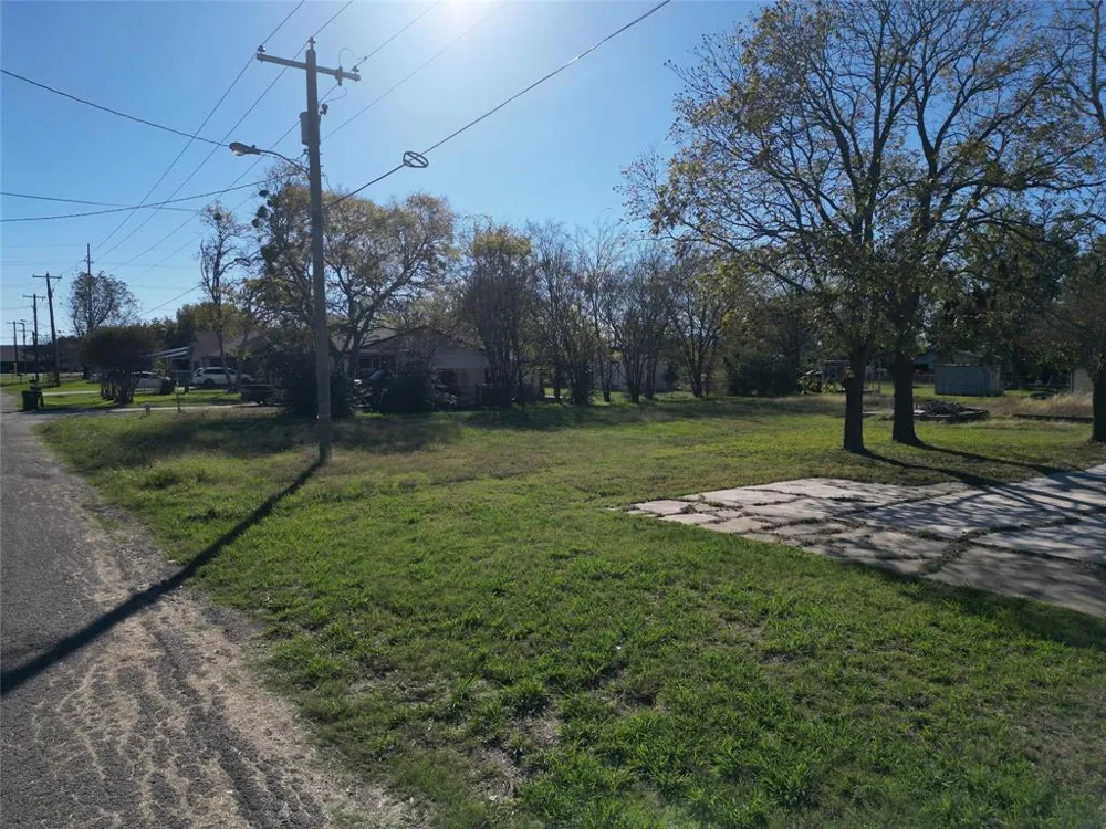 1514 E US-80 Wills Point, TX 75773