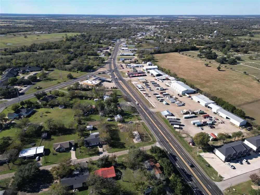 1514 E US-80 Wills Point, TX 75773