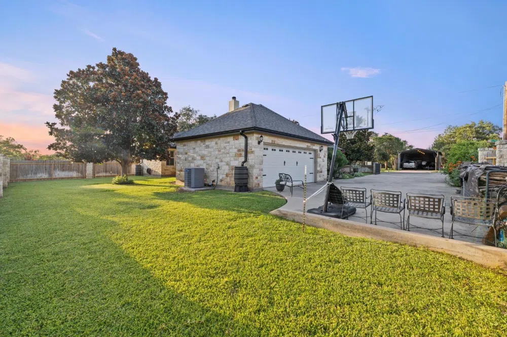 115 W Bluebriar Drive Marble Falls, TX 78654