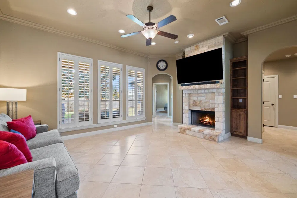 115 W Bluebriar Drive Marble Falls, TX 78654