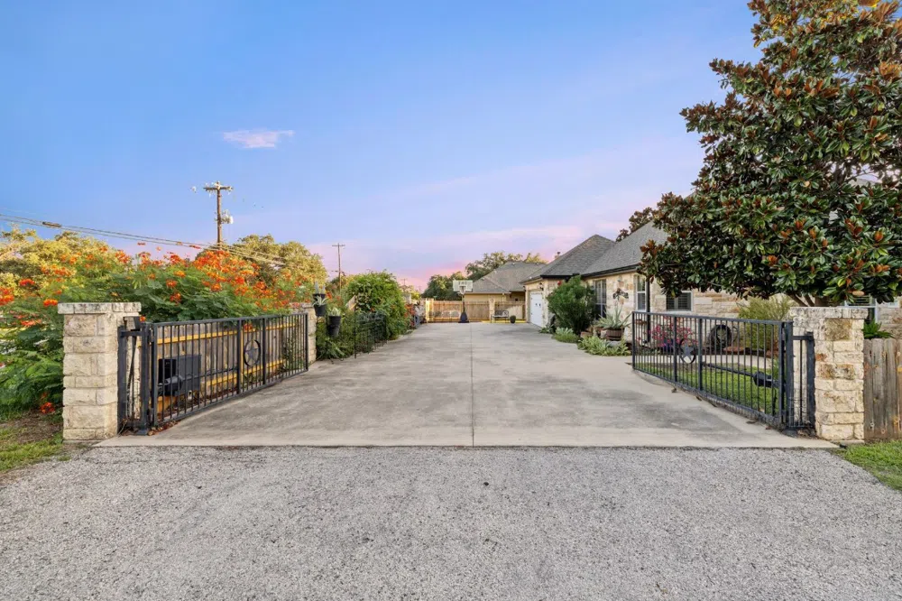 115 W Bluebriar Drive Marble Falls, TX 78654
