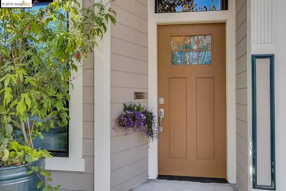 3139 West St Oakland, CA 94608