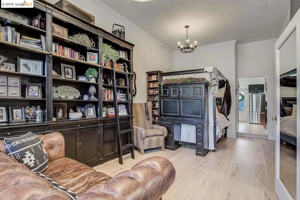 3139 West St Oakland, CA 94608