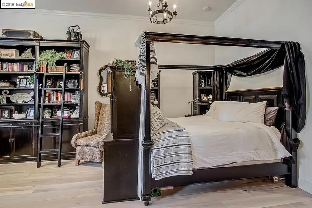3139 West St Oakland, CA 94608