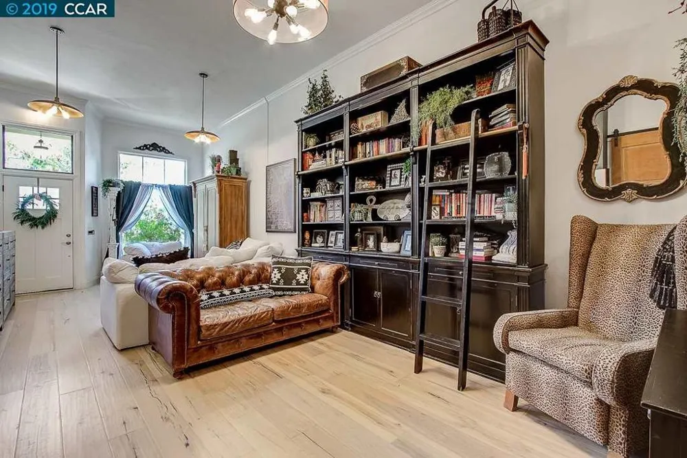 3139 West St Oakland, CA 94608