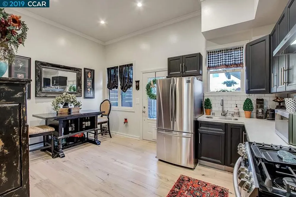 3139 West St Oakland, CA 94608