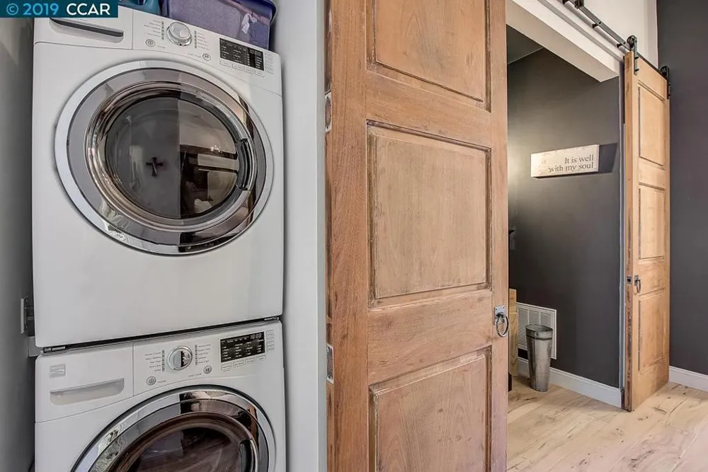 3139 West St Oakland, CA 94608