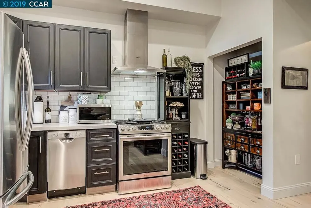 3139 West St Oakland, CA 94608