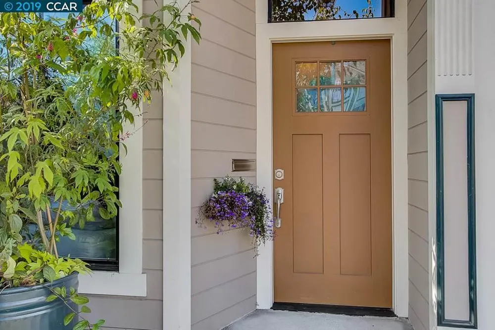 3139 West St Oakland, CA 94608