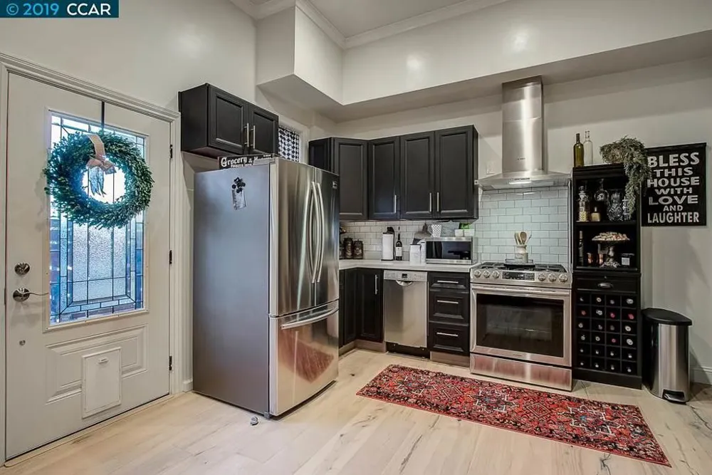 3139 West St Oakland, CA 94608