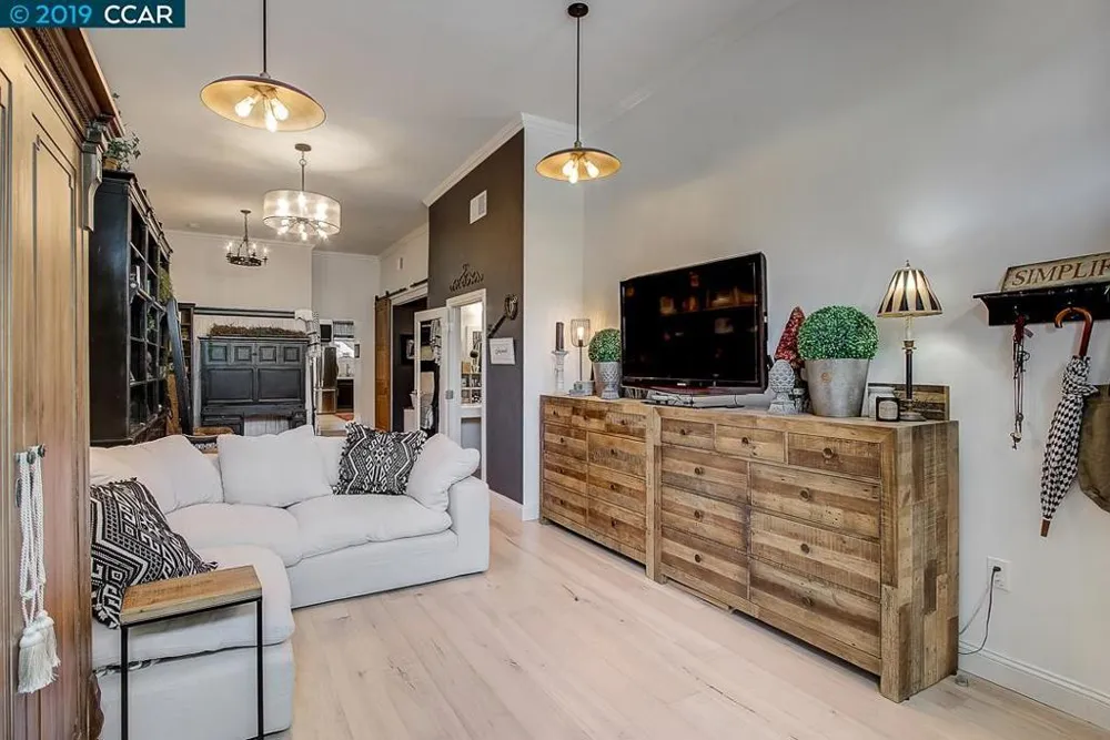 3139 West St Oakland, CA 94608