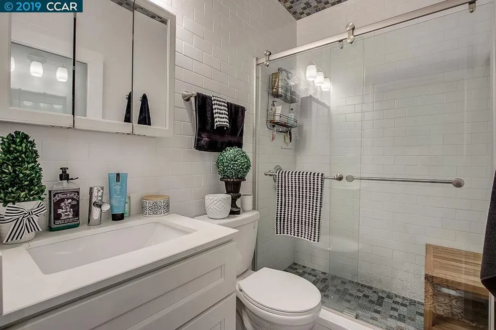 3139 West St Oakland, CA 94608