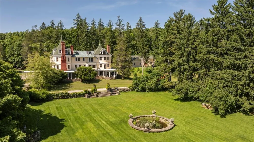 45 Hitchcock Lane Millbrook, NY 12545
