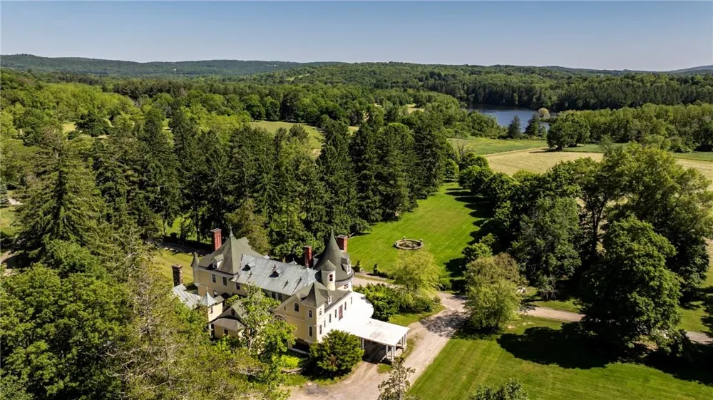 45 Hitchcock Lane Millbrook, NY 12545