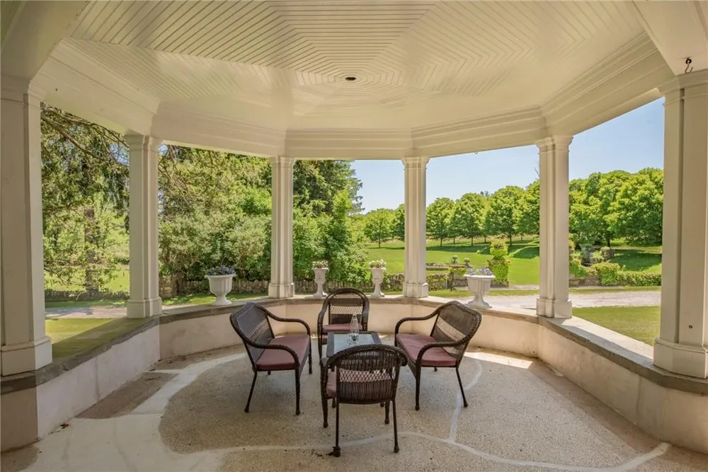 45 Hitchcock Lane Millbrook, NY 12545