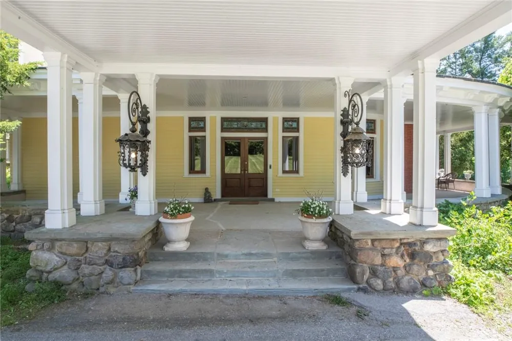 45 Hitchcock Lane Millbrook, NY 12545