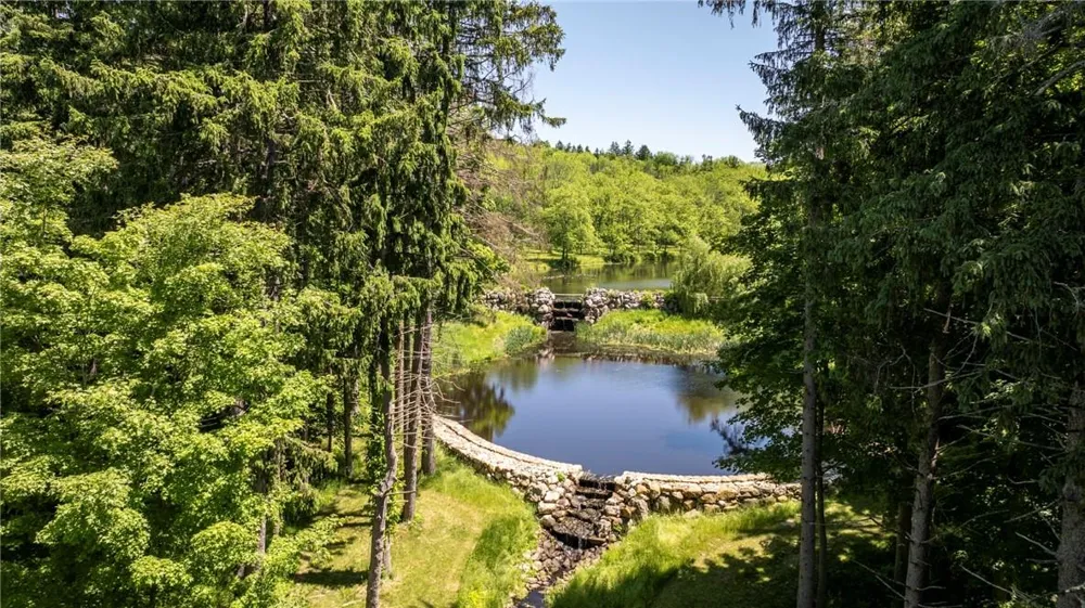 45 Hitchcock Lane Millbrook, NY 12545