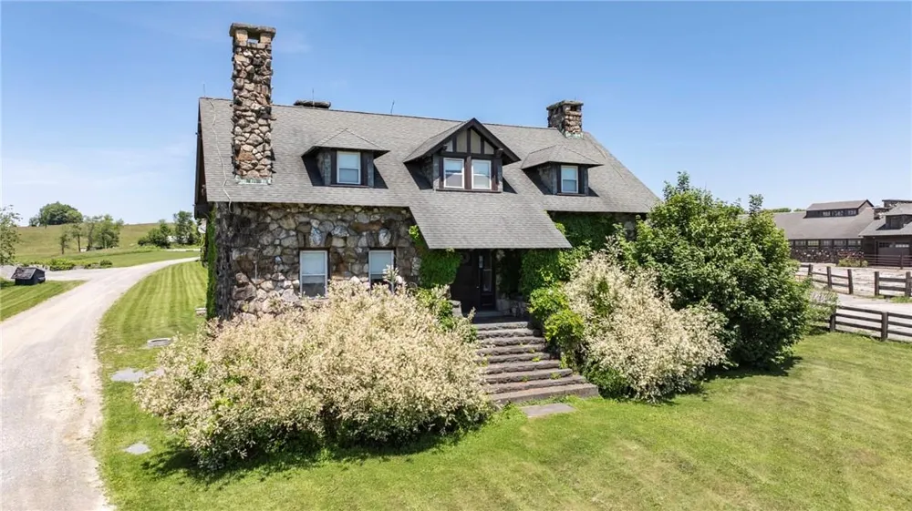45 Hitchcock Lane Millbrook, NY 12545