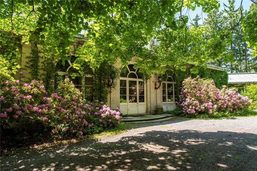 45 Hitchcock Lane Millbrook, NY 12545