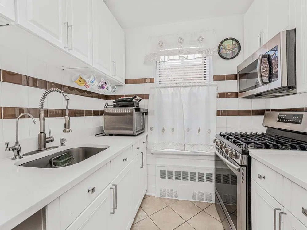 2866 Marion Avenue #6J Bronx, NY 10458