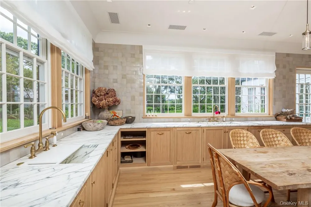 45 Ram Island Drive Southampton, NY 11968
