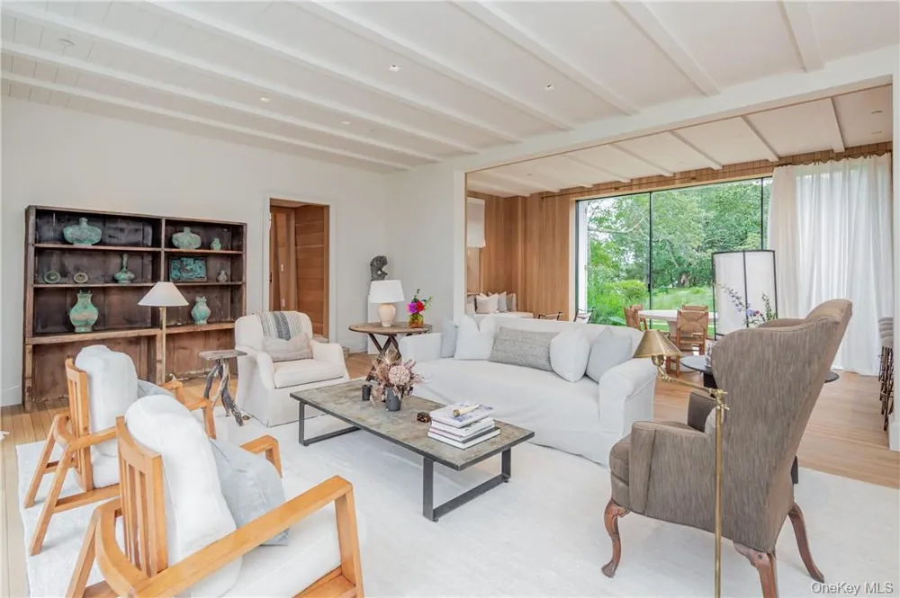 45 Ram Island Drive Southampton, NY 11968