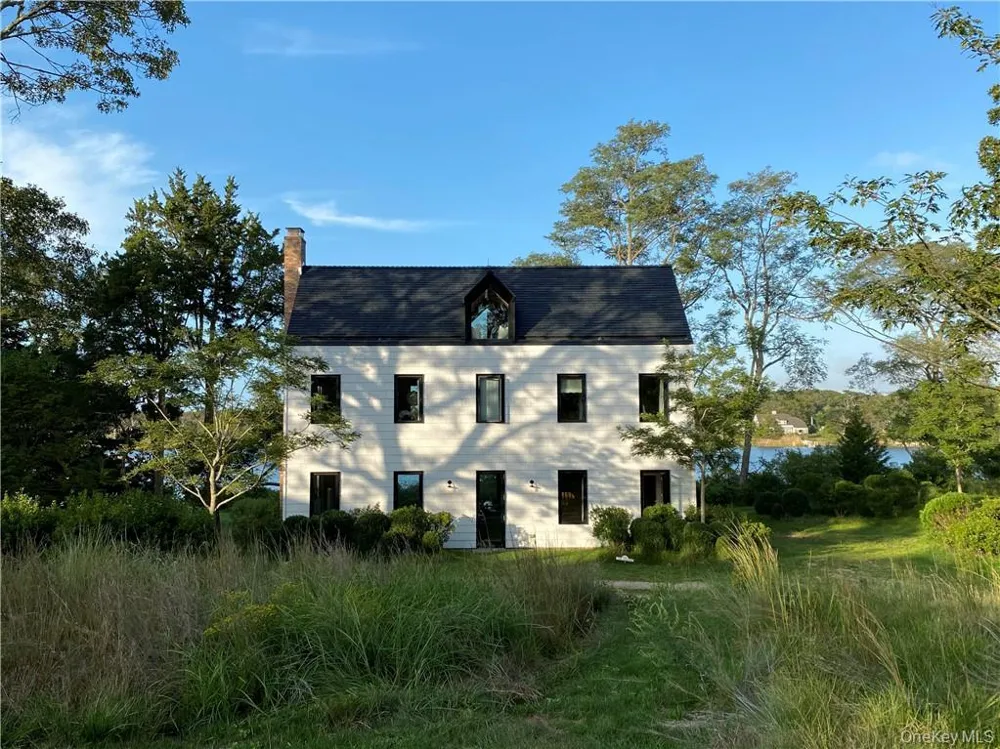 45 Ram Island Drive Southampton, NY 11968