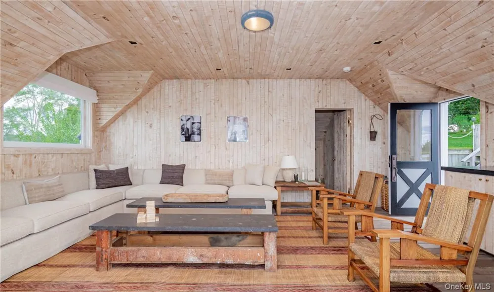 45 Ram Island Drive Southampton, NY 11968