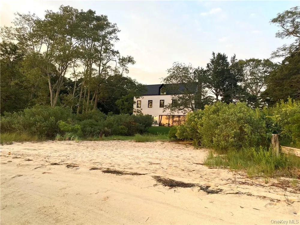 45 Ram Island Drive Southampton, NY 11968