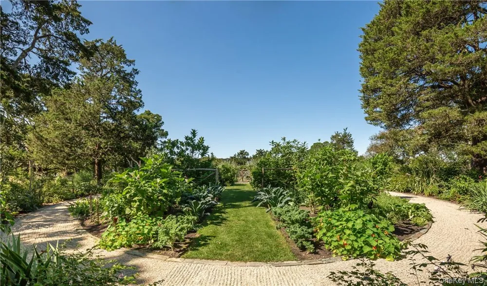 45 Ram Island Drive Southampton, NY 11968