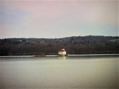 272 River Road