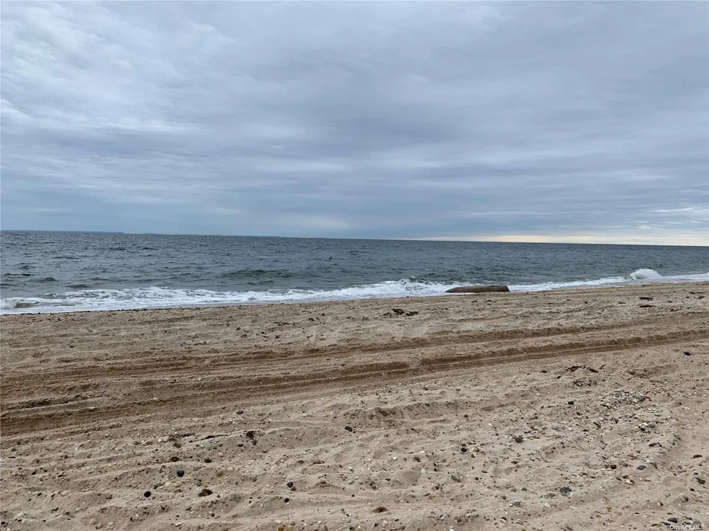 3994 Sound Avenue Riverhead, NY 11901