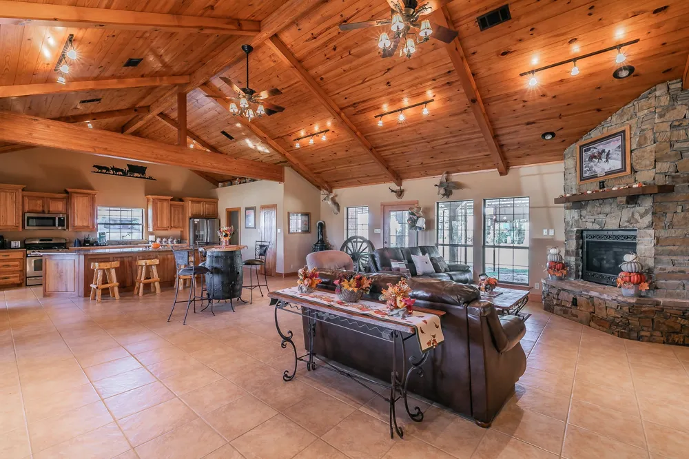 1799 Cottonwood Creek Road St Jo, TX 76265