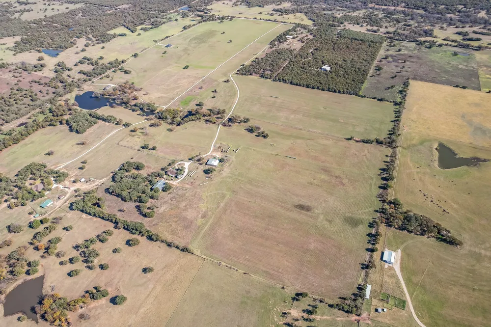 1799 Cottonwood Creek Road St Jo, TX 76265