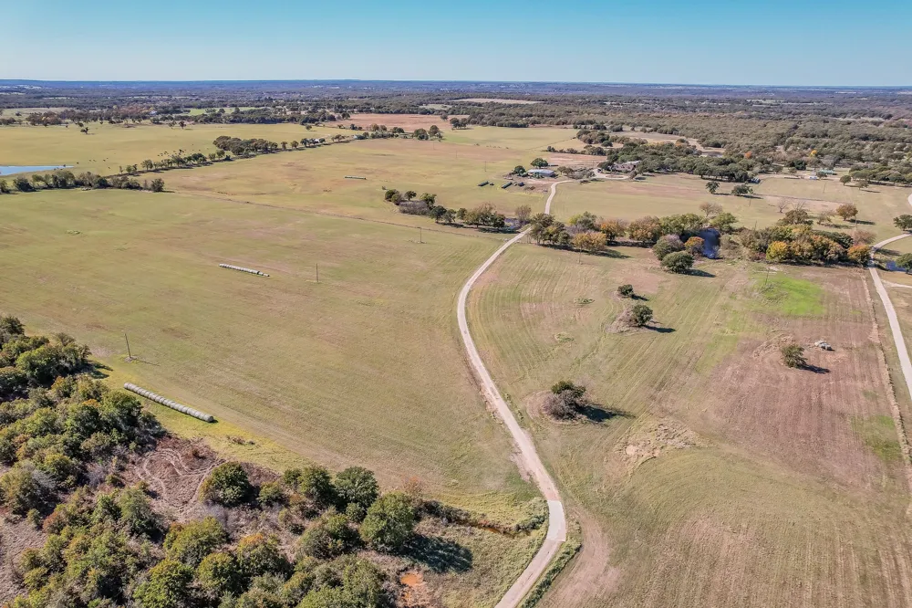 1799 Cottonwood Creek Road St Jo, TX 76265