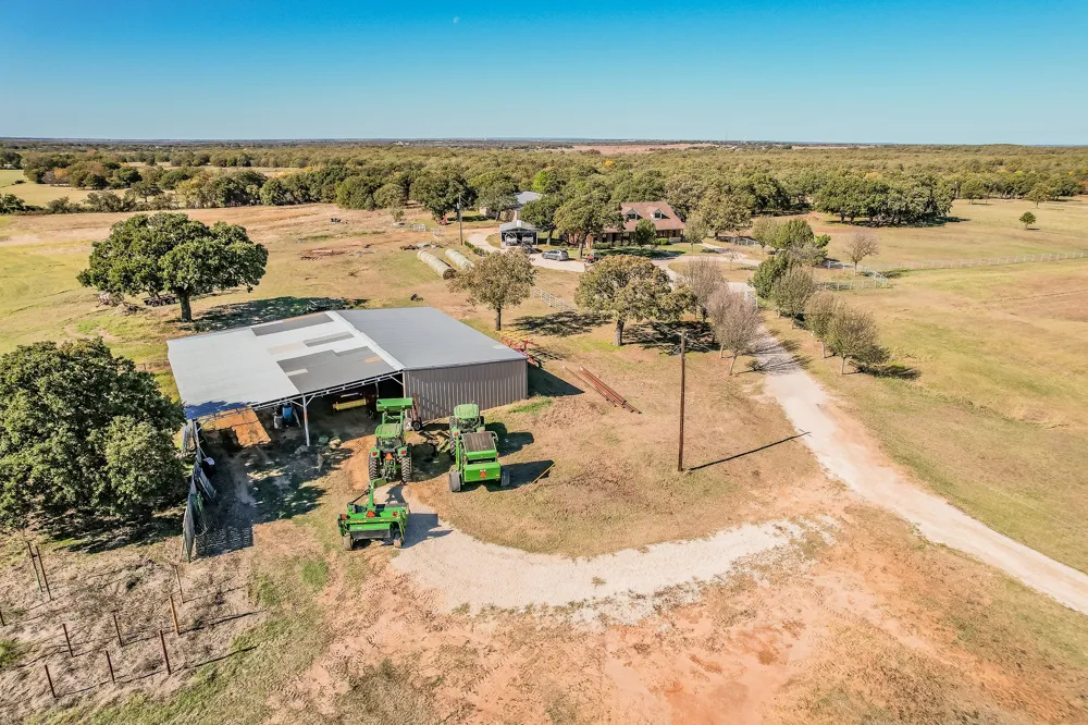 1799 Cottonwood Creek Road St Jo, TX 76265