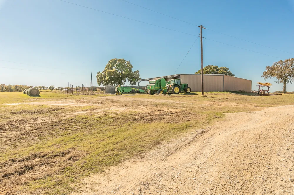 1799 Cottonwood Creek Road St Jo, TX 76265