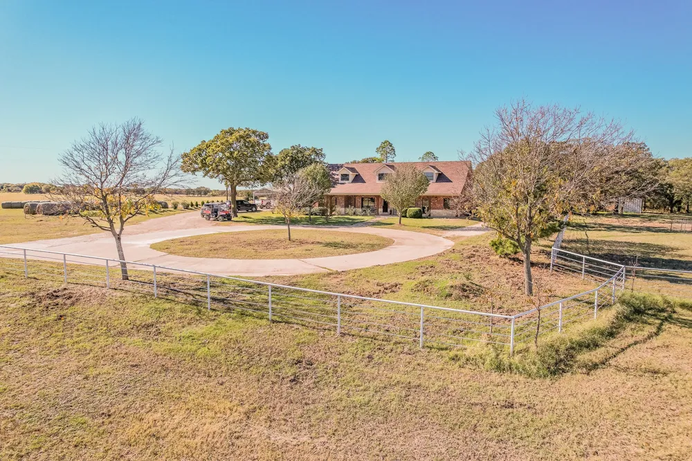 1799 Cottonwood Creek Road St Jo, TX 76265