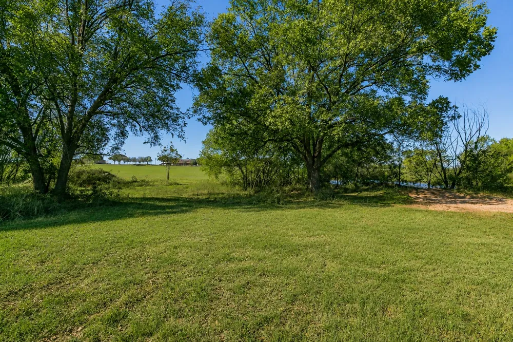 1799 Cottonwood Creek Road St Jo, TX 76265