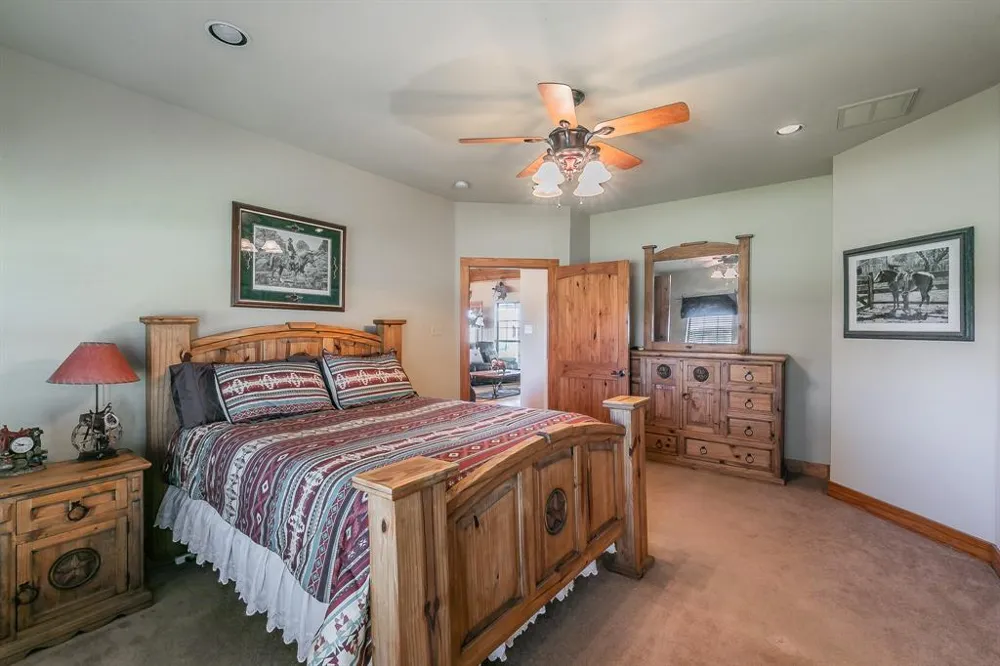 1799 Cottonwood Creek Road St Jo, TX 76265