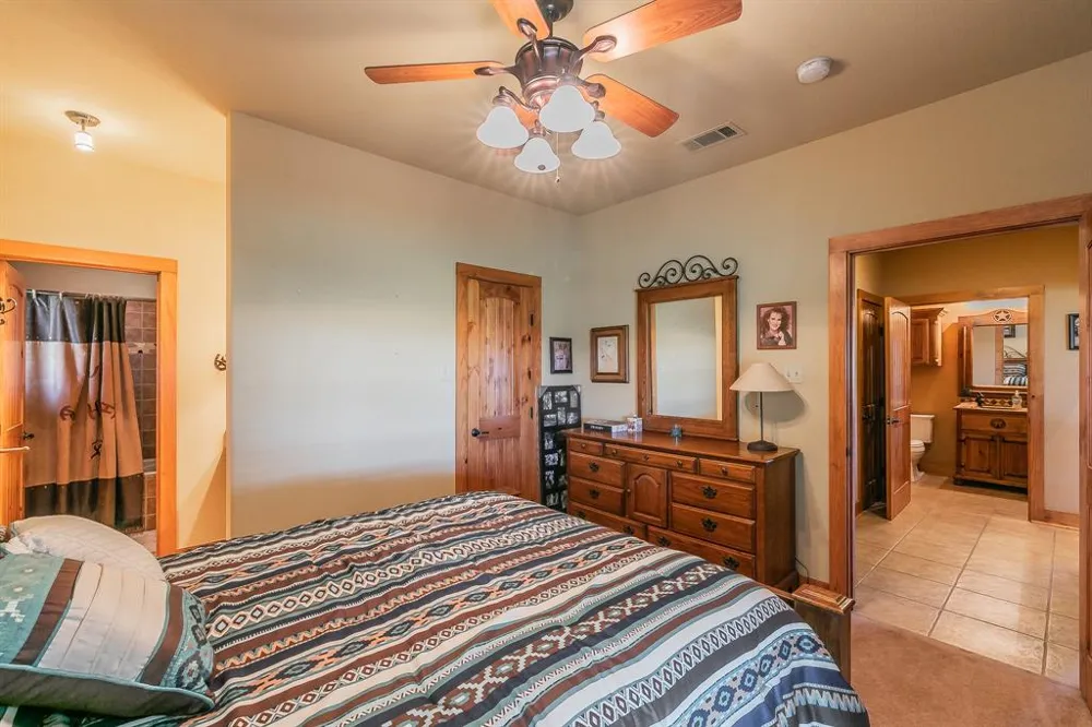 1799 Cottonwood Creek Road St Jo, TX 76265
