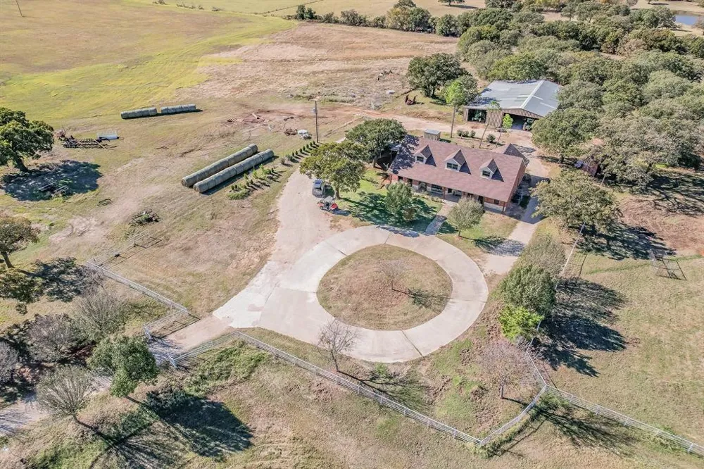 1799 Cottonwood Creek Road St Jo, TX 76265